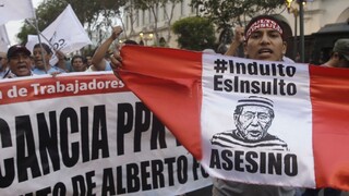 Tisíce Peruáncov demonštrovali proti omilosteniu exprezidenta