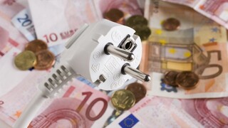 peniaze energia elektrina euro financie platba 1140 px (ČTK/PICTURE ALLIANCE/CHROMORANGE / Barbara Kraske)