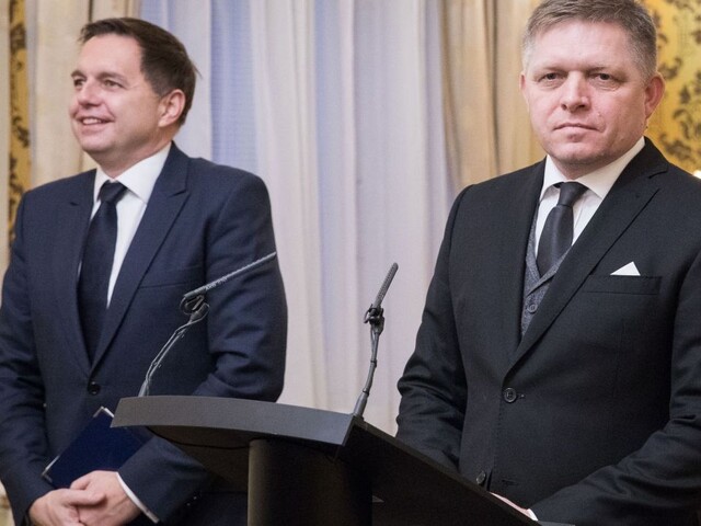 Deficit je výrazne nižší, Fico pochválil oceneného Kažimíra