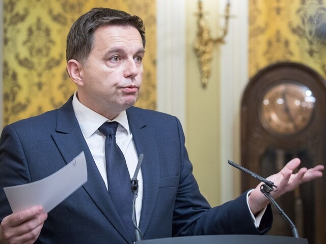 Chceme zdaniť kryptomeny, avizoval minister financií Kažimír