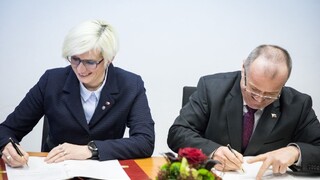 Česko-slovenské nebo je realitou, ministri podpísali zmluvu