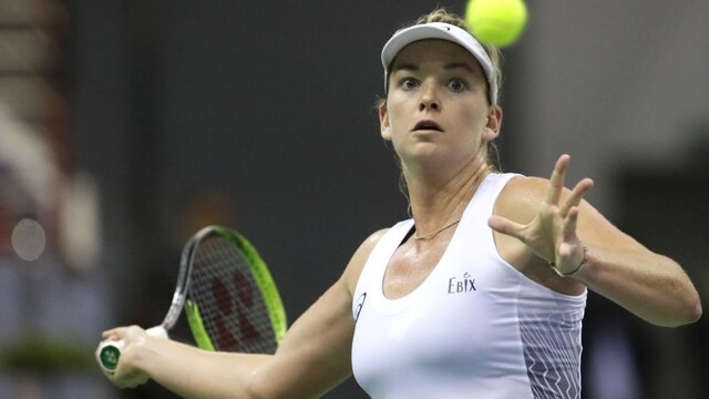 Vandeweghová si s trénerom  medzi zápasmi skočila s padákom