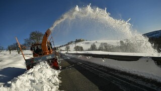 Španielom skomplikovala život snehová nádielka, museli zatvoriť školy