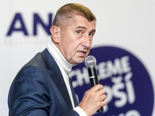 Babiš predstavil priority menšinovej vlády, hlasovanie o dôvere odložili