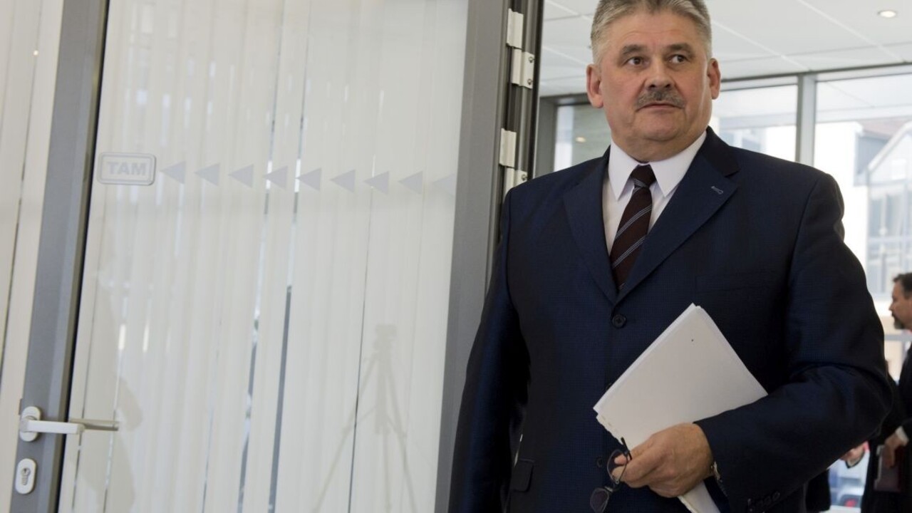 Schválili zmeny v 3. pilieri, neobsahujú ustanovenia o preddôchodku