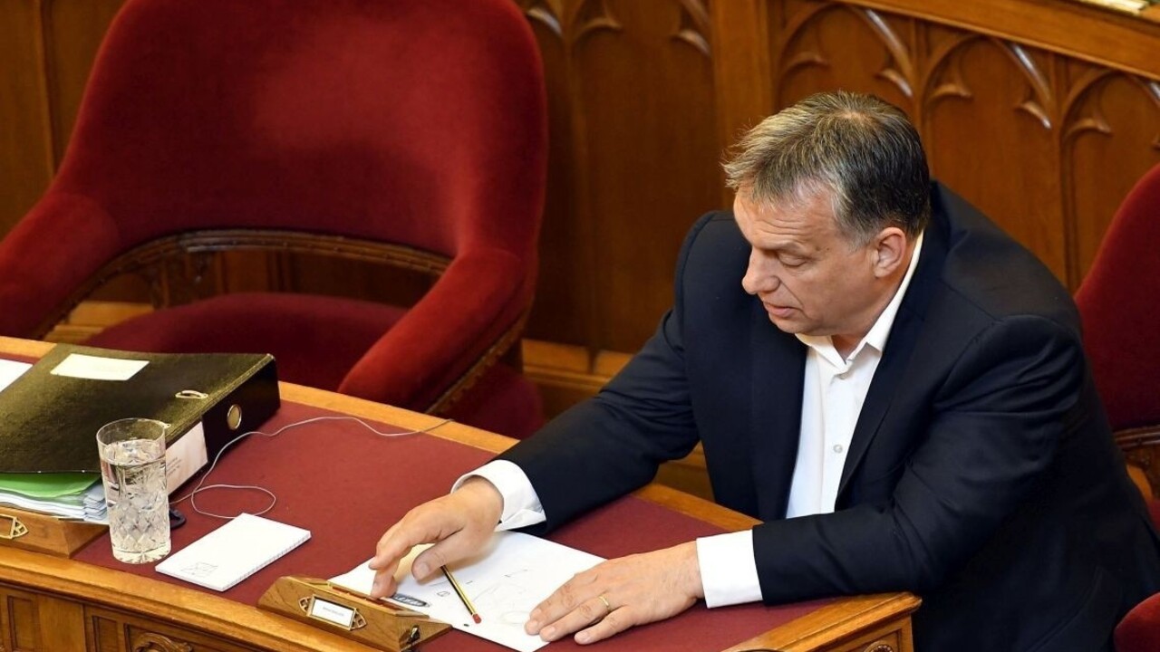 Orbán by mal predložiť dôkazy o Sorosovom migračnom pláne