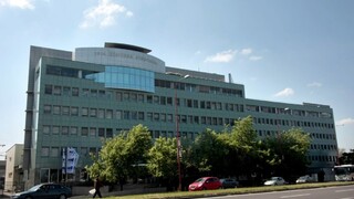 Sporiteľne vyzývajú vládu nemeniť systém stavebného sporenia