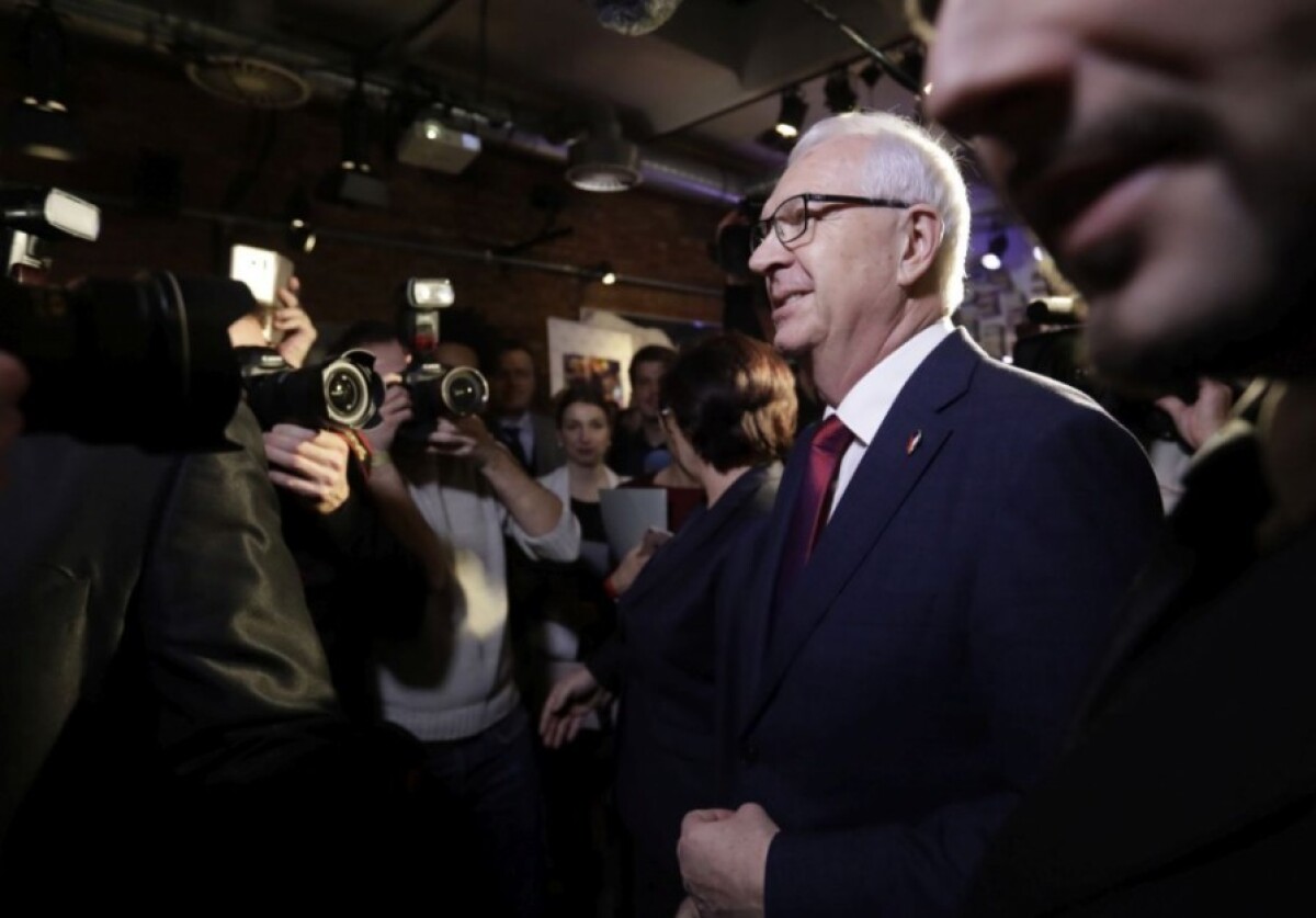 czech-republic-presidential-elections-68984-b0624369e0f04019b245cefe72dac900_71d88112.jpg