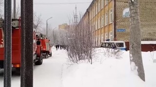 V ruskej škole tiekla krv, nožmi dobodali najmenej 15 ľudí