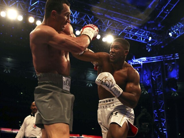 Blíži sa veľký boxerský zápas o majstra sveta v superťažkej váhe