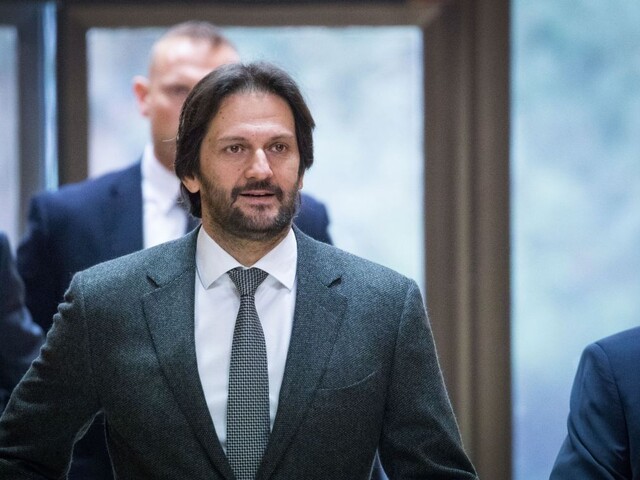 Vládu pre Ficovu virózu viedol Kaliňák, riešila školy i eurofondy