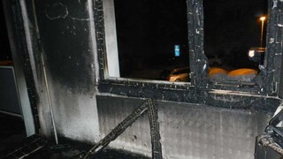 V Trnave evakuovali horiacu bytovku, niekoľko ľudí hospitalizovali