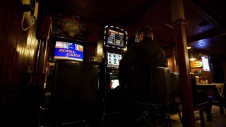 Z pohostinstiev miznú automaty, začal platiť nový zákon o hazarde