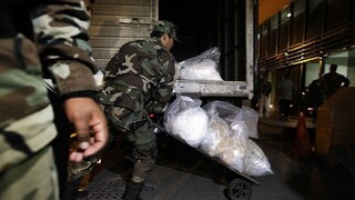 Polícia odhalila gang, ktorý ukrýval kokaín v ananásoch