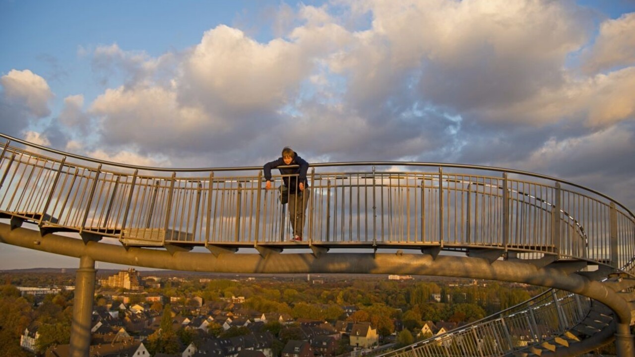 Prečo dospievajúce deti klamú rodičom? Lebo musia