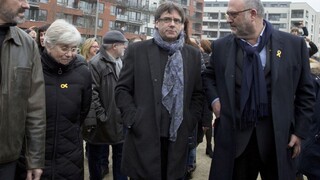 Zosadený líder boj o post nevzdáva. Vládnuť chce pomocou technológií