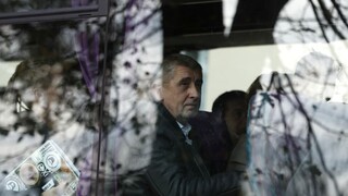 Českí poslanci vydali Babiša, trestné stíhanie môže pokračovať