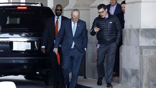 Američanom hrozí platobná neschopnosť, do rokovania vstúpil aj Trump