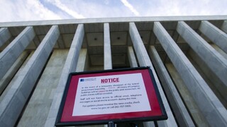 Federálna vláda melie z posledného. Jej osud určí nový rozpočet