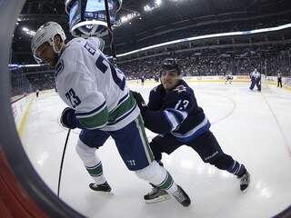 NHL: Daňo nebodoval pri triumfe Jets, Vegas sa posunuli na čelo