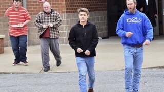 Pri streľbe na strednej škole zahynuli dvaja tínedžeri, viacerí sa zranili