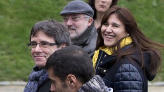 Video s bozkávajúcim Puigdemontom je hitom španielskeho webu