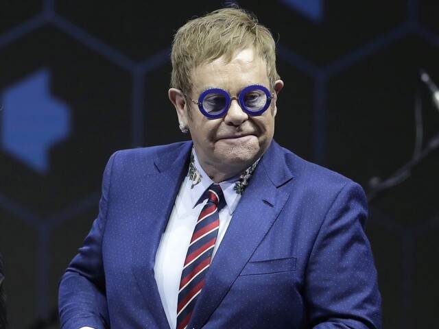 Elton John sa rozlúči. Po poslednom turné skončí s koncertovaním