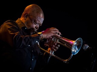 Jazzová legenda a bojovník proti apartheidu Masekela podľahol chorobe