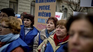 Slovinci sa zapojili do celonárodného štrajku, chcú vyššie platy
