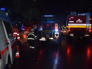 Policajt strieľal na auto, v ktorom zahynul mladík. Teraz ho obvinili