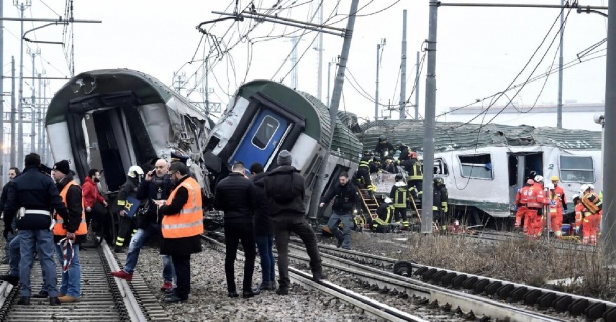 aptopix-italy-train-derailment-72340-6712b2aaa9f54474b95e7fc6ff7ccf27_d4ba15c0.jpg