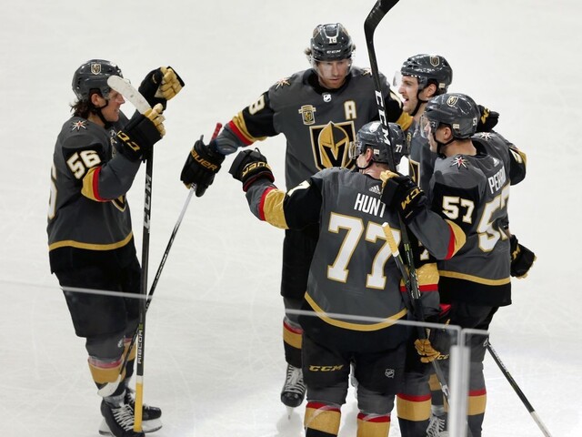NHL: Halák vychytal triumf, stal sa prvou hviezdou