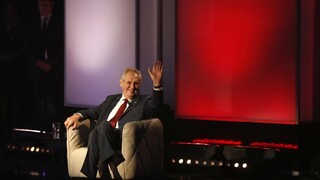Zeman obhajuje vo voľbách druhý mandát, má za sebou bohatú kariéru