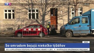 V košickej bytovke zapáchajú splašky, musia ich vyvážať v cisternách