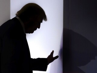 Očakávajte odozvu, odkázal Trump EÚ. Britom sľúbil skvelú dohodu