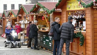 Trhovníci odhalili falošné bankovky, mladíci si ich kúpili cez internet