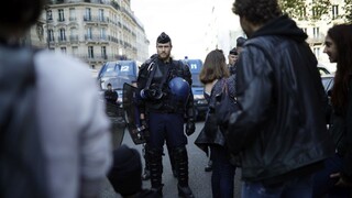 Francúzski študenti sú proti zmenám v školstve, vyšli do ulíc