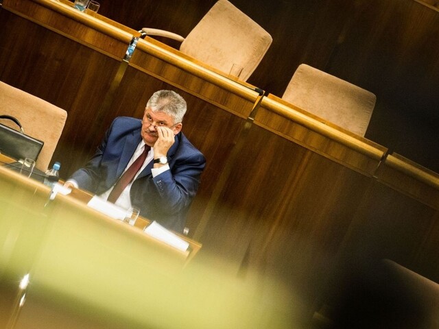 Zamestnávanie cudzincov uľahčia, ministerstvo práce pripravuje zmeny
