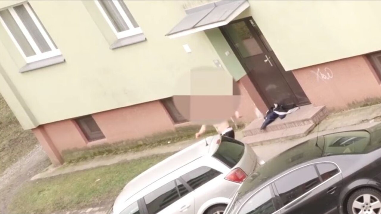 Mladíkovi, ktorý napadol dôchodcu hrozí niekoľkoročné väzenie