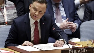 Rusko je vinné z genocídy na Ukrajine. Putinovi treba stanoviť tvrdé podmienky, uviedol poľský prezident