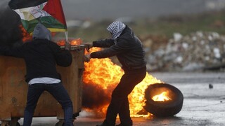 Palestínsku vládu vyzvali na ukončenie vzťahov s Izraelom