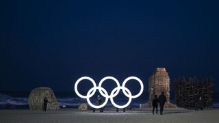Prípravy na ZOH vrcholia, fanúškovia čakajú na príchody športovcov