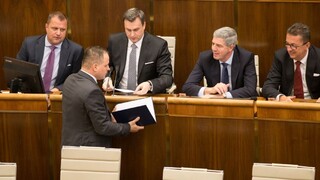 Rokovanie parlamentu aj o environmentálnej záťaži a školskom zákone