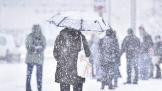 Do Bratislavy sa vrátila zima, meteorológovia vydali výstrahu