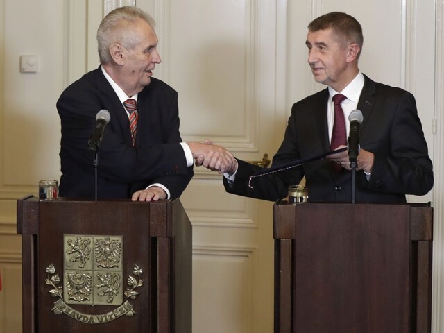Babiš sa ocitol v patovej situácii, Zeman stále verí v zostavenie vlády