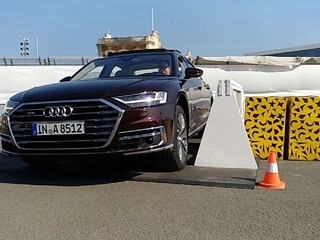 Audi A8 a jeho ďalšie vychytávky, offroad trial Valča a druhá časť porovnania crossoverov