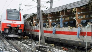 V Rakúsku sa zrazili vlaky, najmenej jeden človek prišiel o život