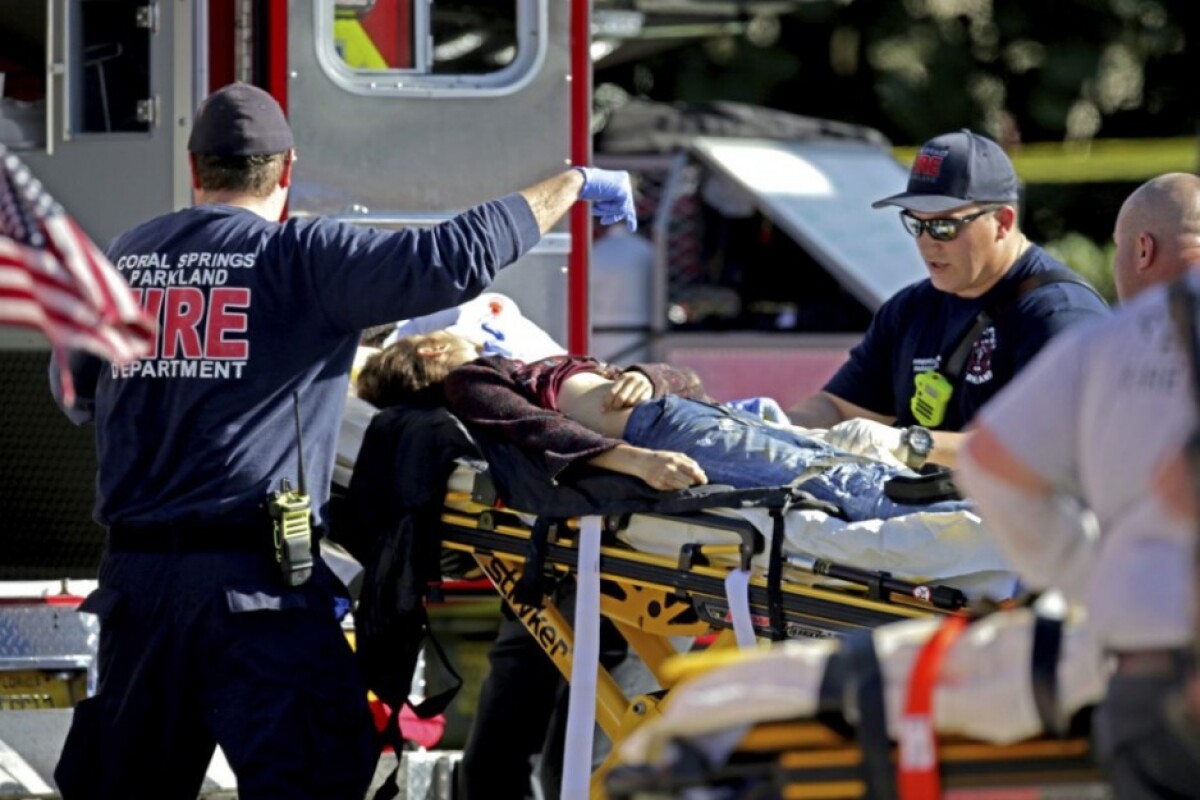 aptopix-school-shooting-florida-50409-549bf0c30a884090911d1bbef8692dab_ff901aa3.jpg