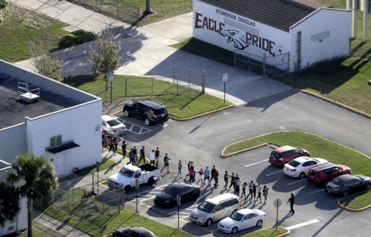 school-shooting-florida-74070-248a4865de994768ad9664f597c0380c_9aaa738b.jpg