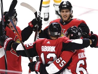 NHL: Gáborík a Tatar skórovali, Halák zastavil všetky strely súpera